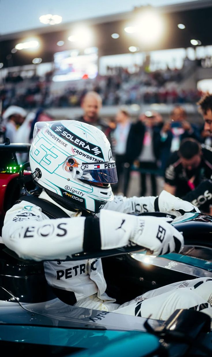 2024 George Russell Qatar GP Racing Gloves Team F1 Mercedes